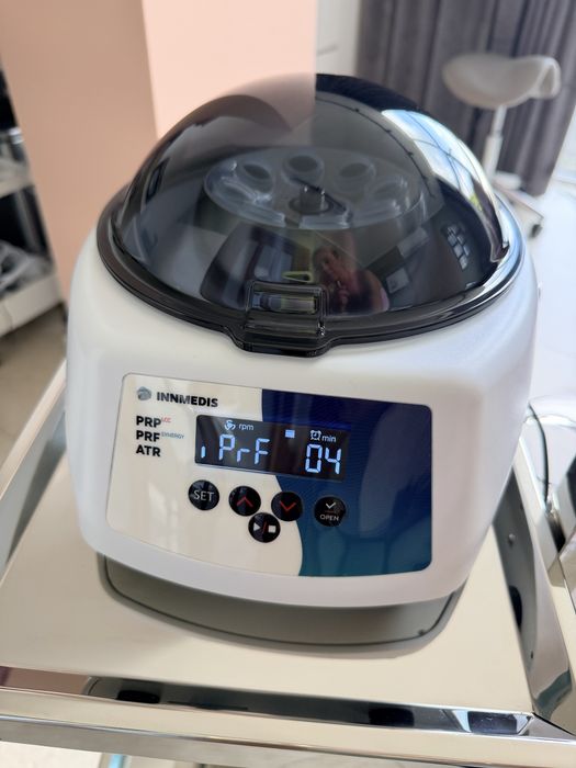 Wirówka laboratoryjna Innmedis Smart Pro autologia osocze fibryna