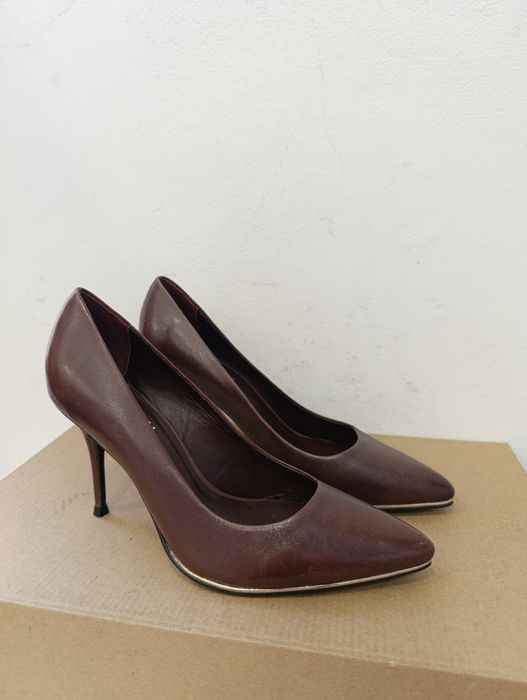 Minnelli skórzane czółenka na szpilce rozmiar 37
