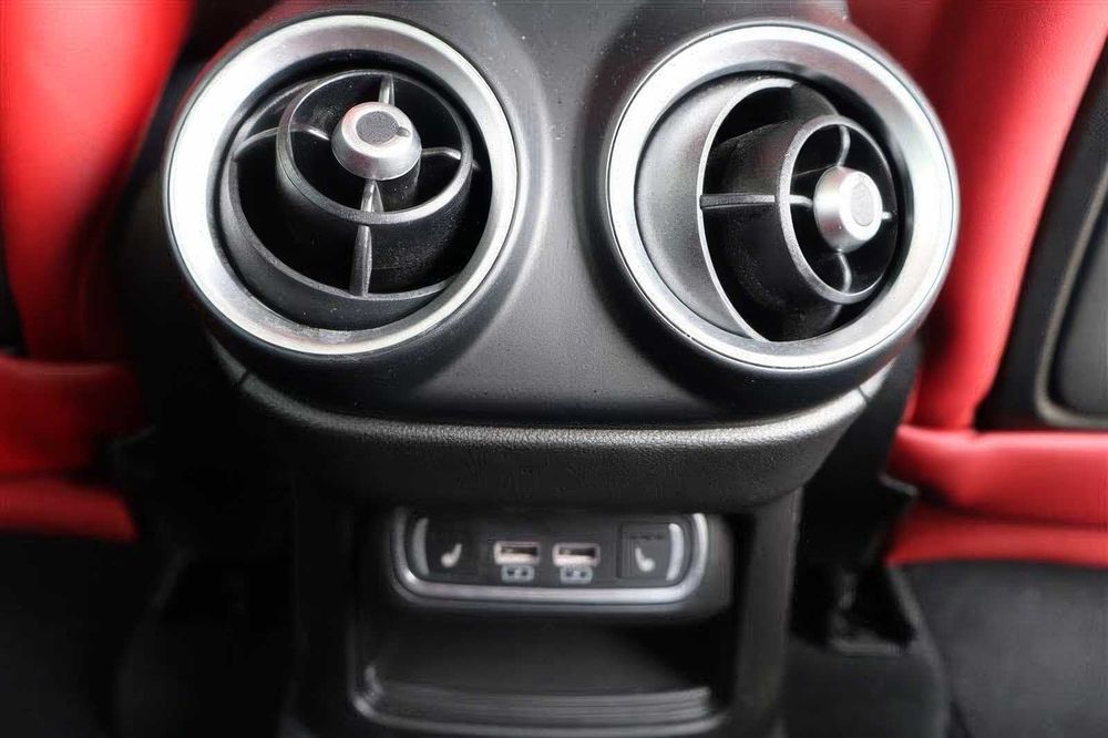 Alfa Romeo Stelvio Veloce      2023