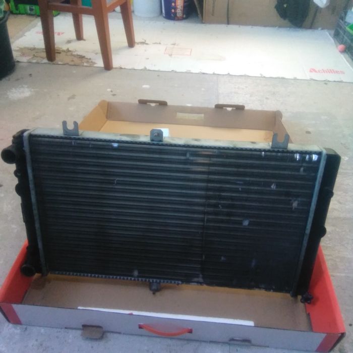 Радиатор охлаждения ВАЗ 2110-2112  2170 Приора б\у