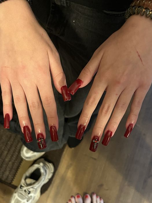 Ищу моделей на ногти(наращивание,обычное покрытие)