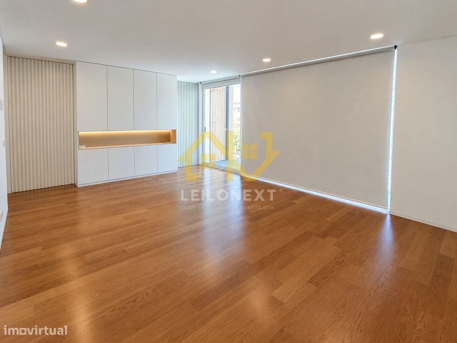 T3 com Amplo Terraço e Garagem