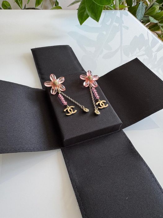 Piekne nowe kolczyki Chanel