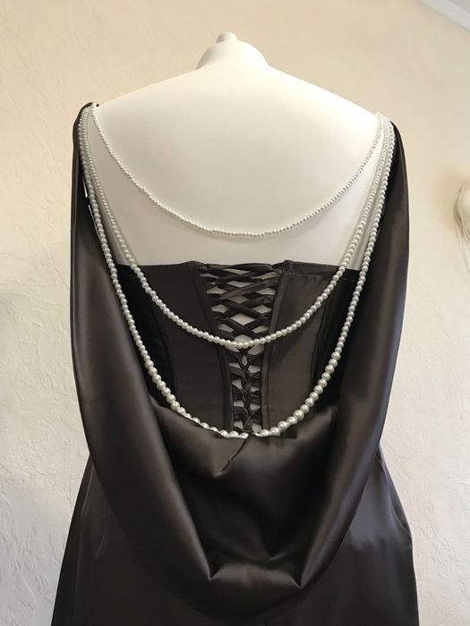 Чарівна сукня з шовку