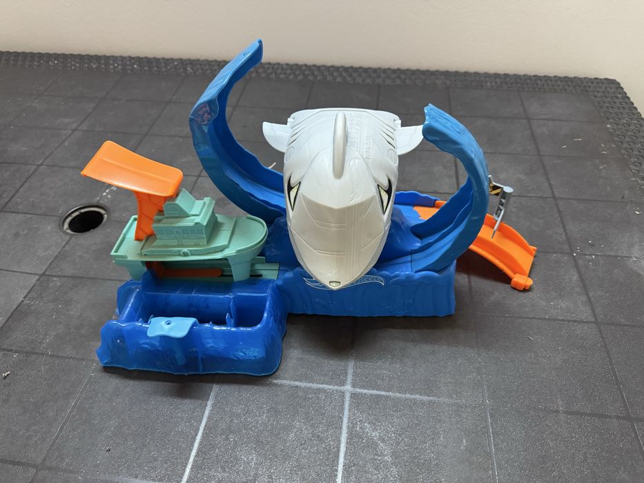 Hot Wheels Pista Salto do Tubarão