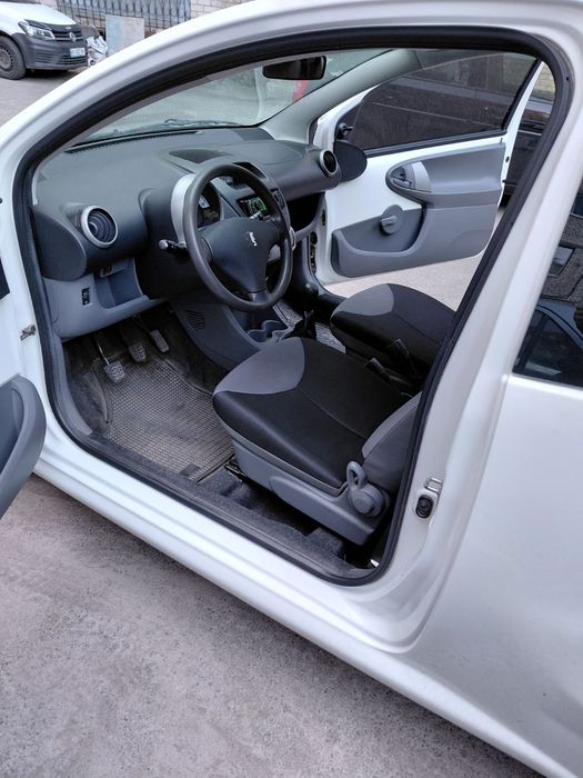 Продам автомобіль Пежо 107