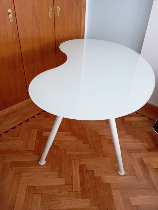 Mesa de Vidro Branca com Altura Regulável - Moderna e Versátil