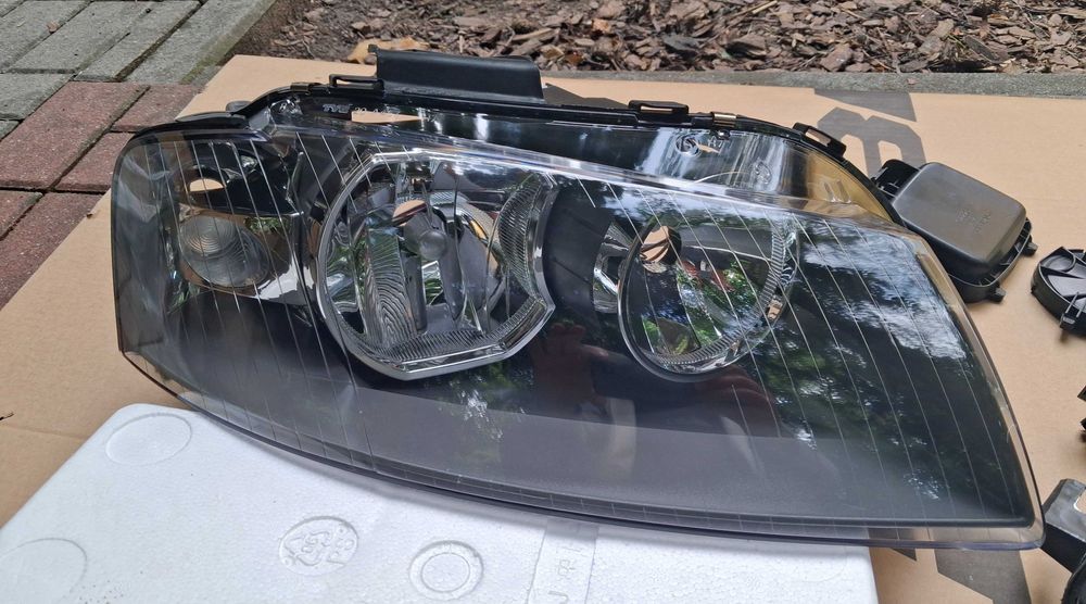 AUDI A3 8P 2003 + komplet lamp przednich nowe