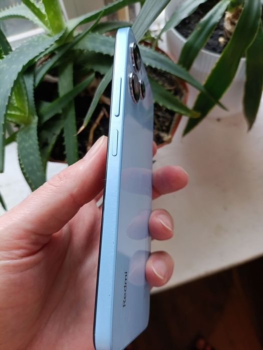 Смартфон Xiaomi Redmi 12 8/128 бу