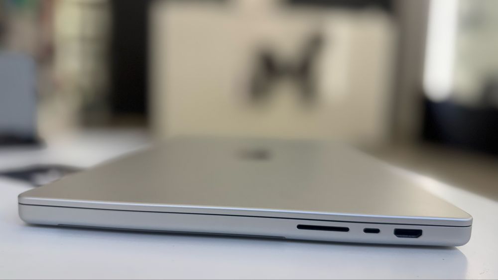 MacBook Pro 16” M4 Pro 24/512Gb Silver АКБ 99% стан нового MX2T3 MX2X3 за 1390€