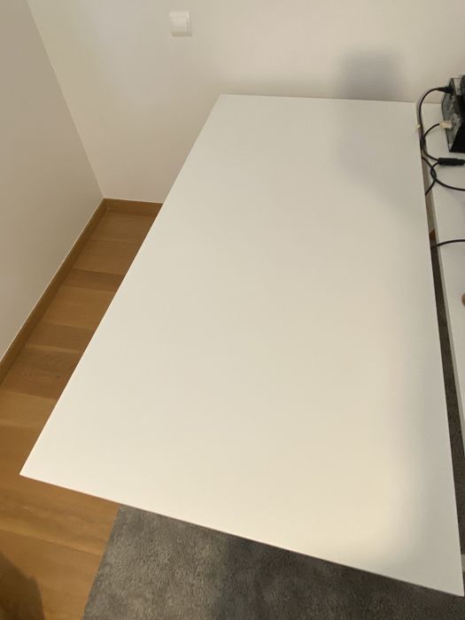 Mesa de escritório como nova