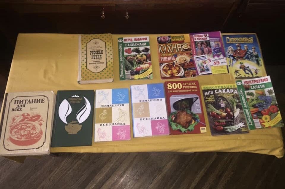 Продам Книга для школькиков