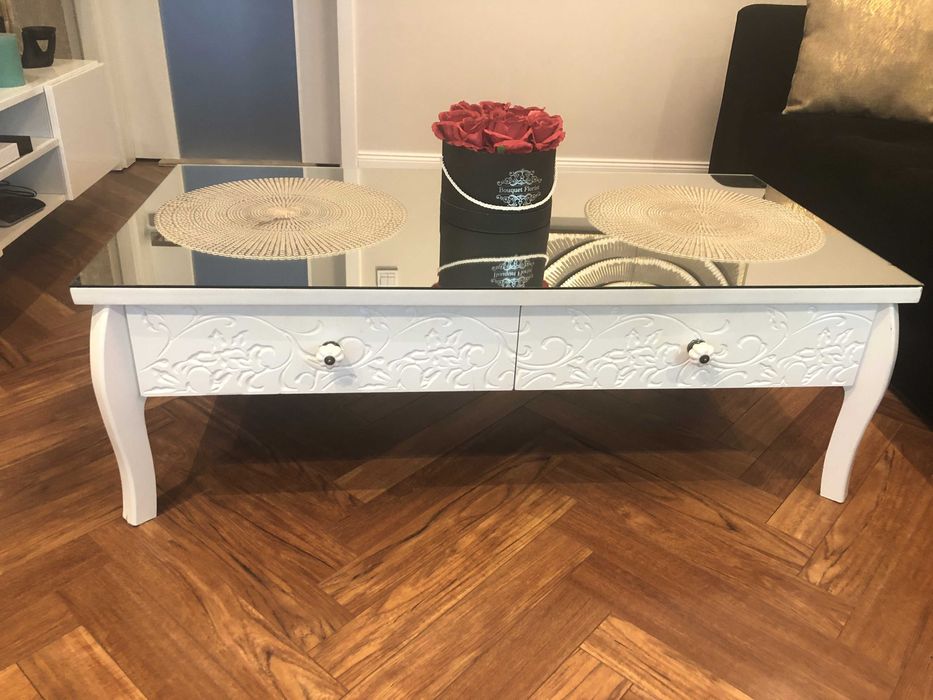 Stolik kawowy z szufladami