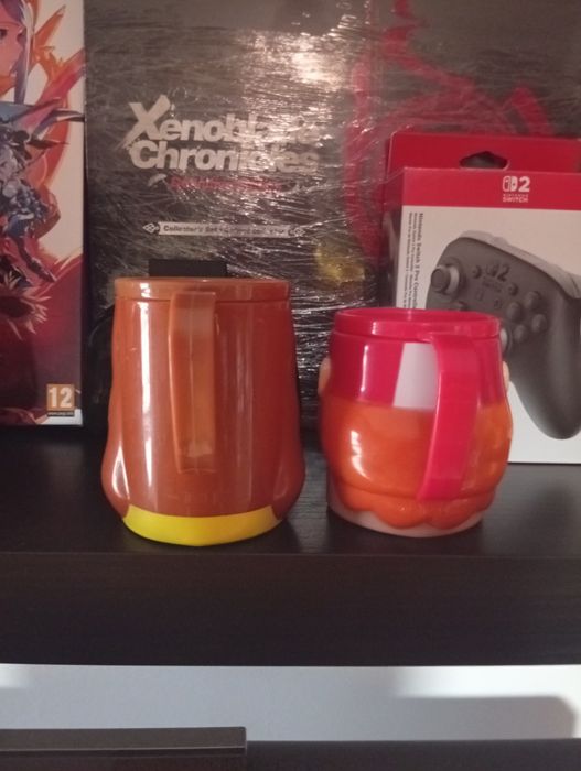 Conjunto de canecas antigas doa gelados Olá