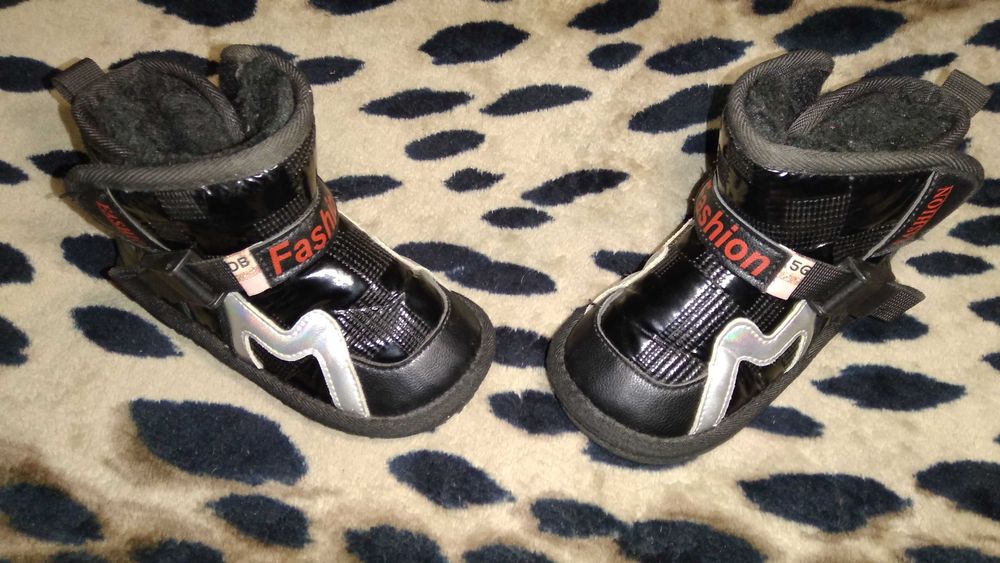 Продам детские сапожки