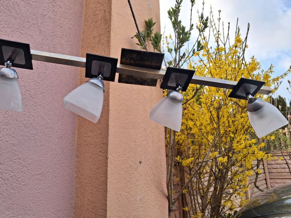 Sprzedam nowe zyrandole po likwidacji hurtowni
