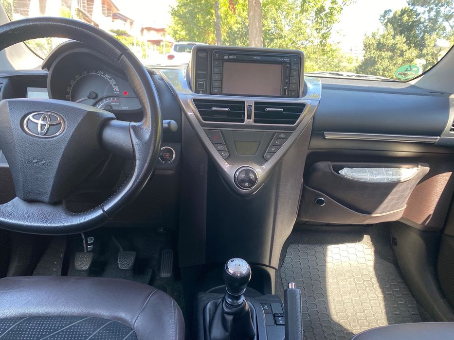 Toyota iQ 1.4d com muitos extras