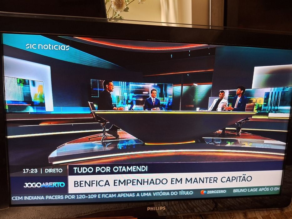 Televisão marca Philips 55"⁹