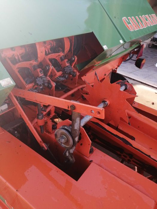 Enfardadeira Gallignani 1600