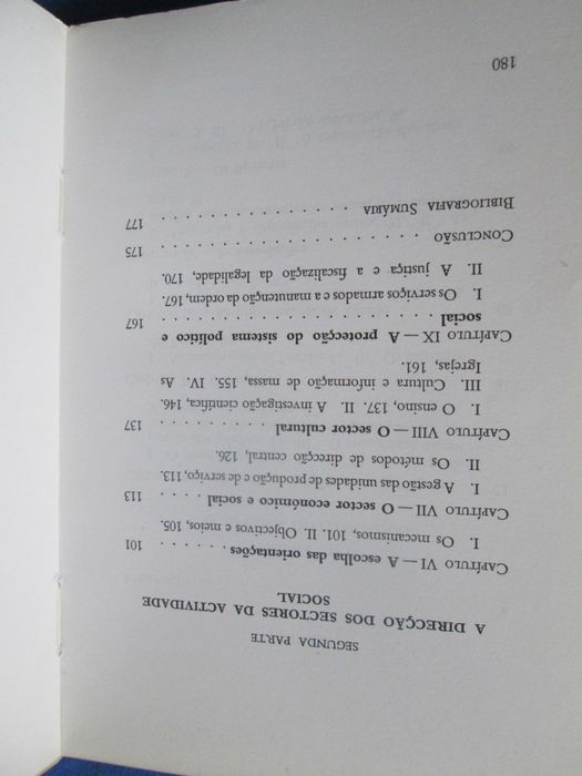 As Instituições Soviéticas, de Michel Lesage