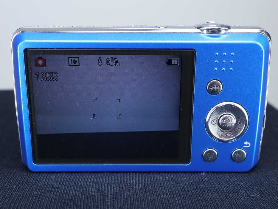 Panasonic LUMIX DMC-FS40 Compact Digital Camera, Impeccable63826016485249122