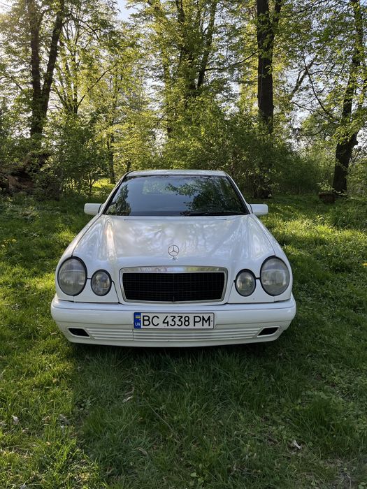 Продам Mercedes 210