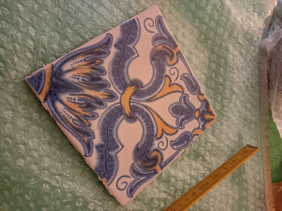 Azulejos antigos (azul e amarelo)