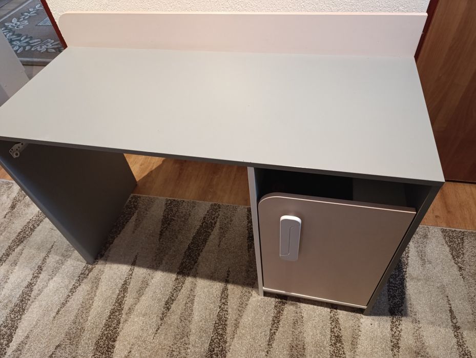 Biurko młodzieżowe