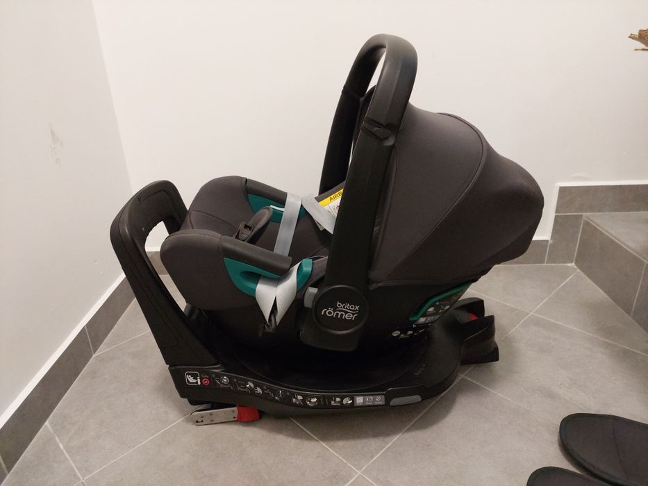 Nosidełko + baza Britax