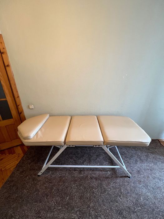 Косметологічний стіл