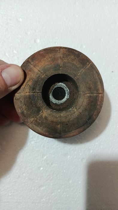 Продам опорну подушку передньої стойкі Пассат б5