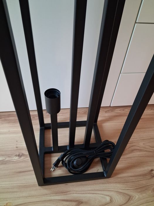 Lampa stojąca loft