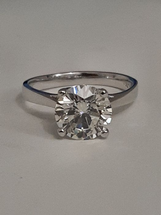 3.07 ct H/VS2 натуральный бриллиант сертификат.  Золотое кольцо.