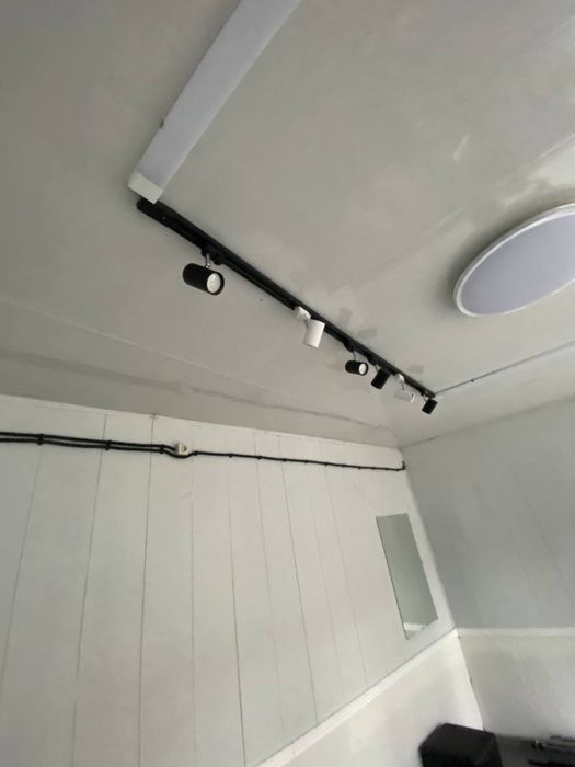 Трековий світильник. Світильник. Лампа