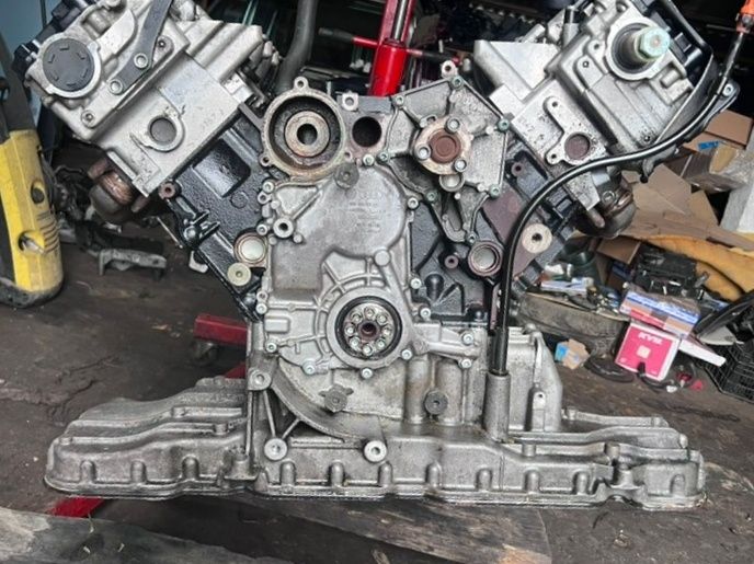 На Запчастини Мотор Двигун  BMK 2.7 3.0 TDI AUDI A6 C6 Quattro 04