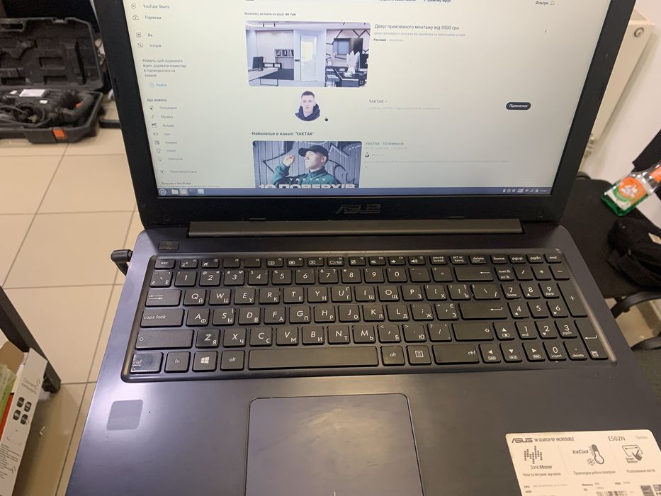Ноутбук ASUS E 502N