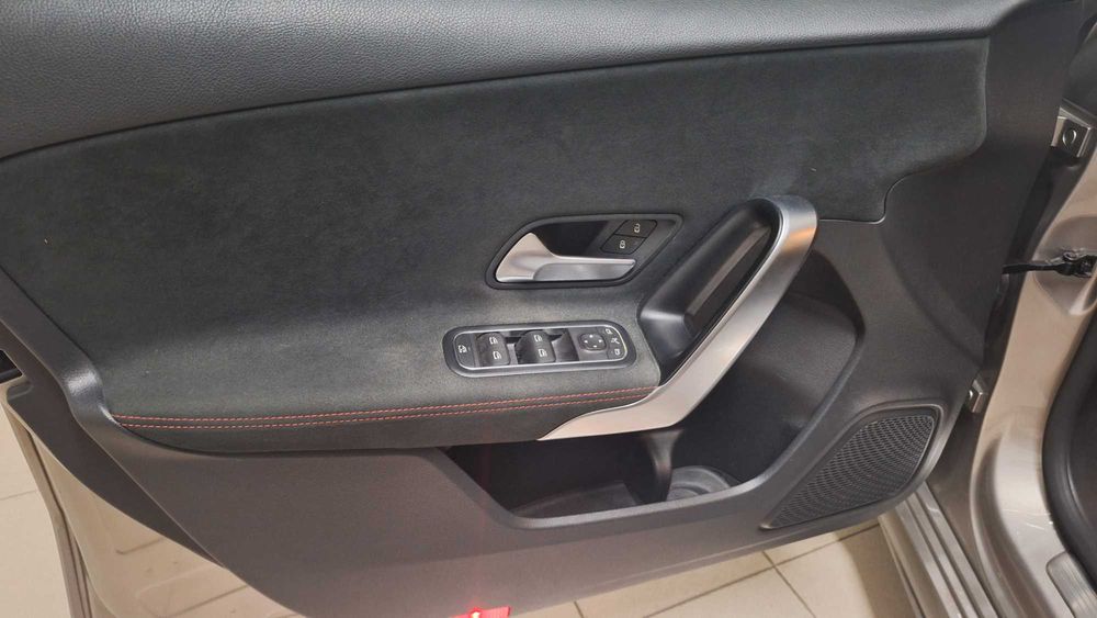 Mercedes-Benz Classe A 160 AMG Line (2020) – 40.000 km – Como Novo
