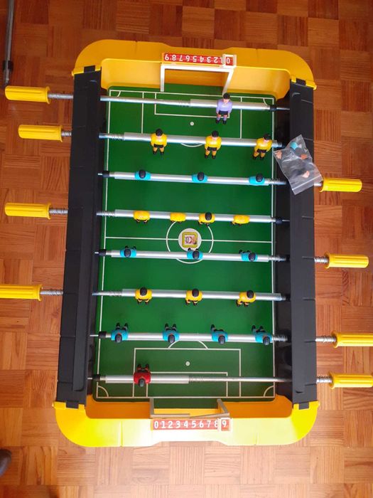 Mesa/Jogo de Matrequilhos em muito bom estado!