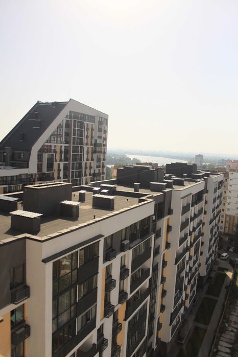 Шикарна студія. Ключі одразу. Віступлення прав або сертифікат.