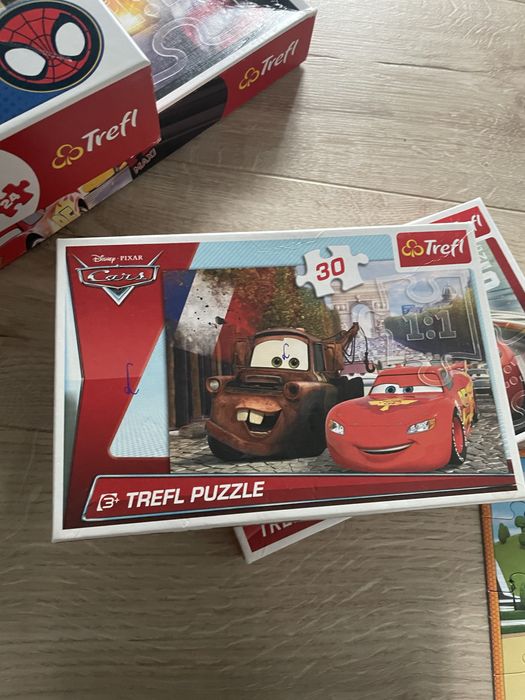 Sprzedam  4 opakowania Puzzli 3+