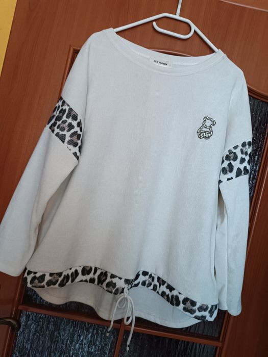 Bluzka biała z wzorem panterki