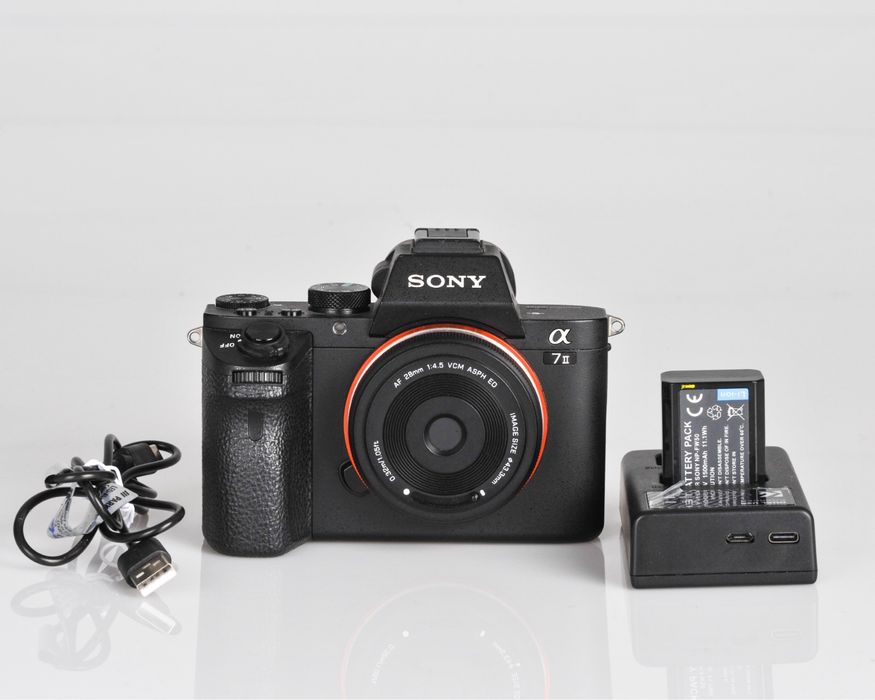 Sony A7 II com lente Viltrox 28mm, carregador e bateria extra