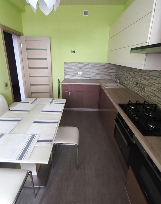 Продам 3-кім. квартиру вул. Станислава Партали (Балакірева), 17