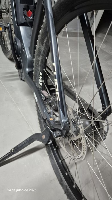 Bike CUBE assistência eletrica, como nova, pouco uso.