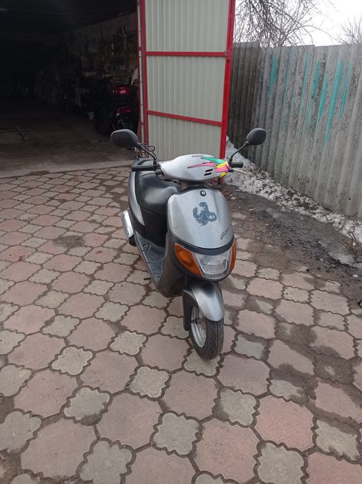 Скутер Сузукі Летц