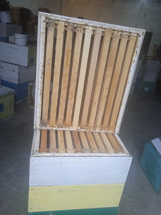 Продам 50 вуликів з рамками