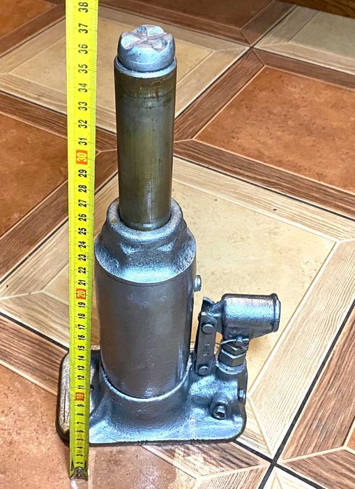 Домкрат гідравлічний / до 5 тонн.