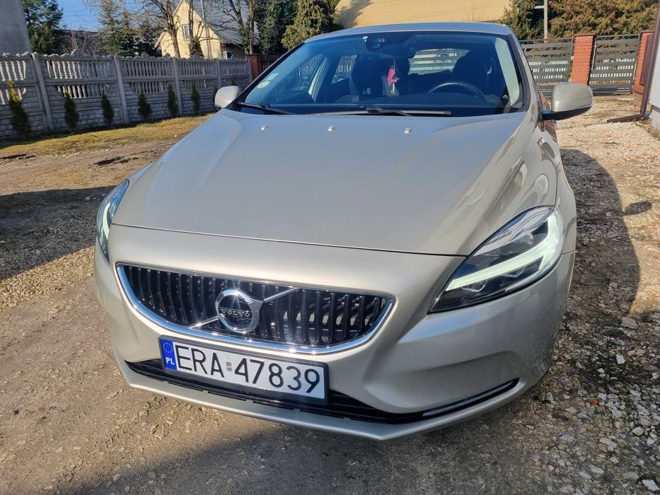Volvo v40 2017r FULL LED disel 2.0 AUTOMAT