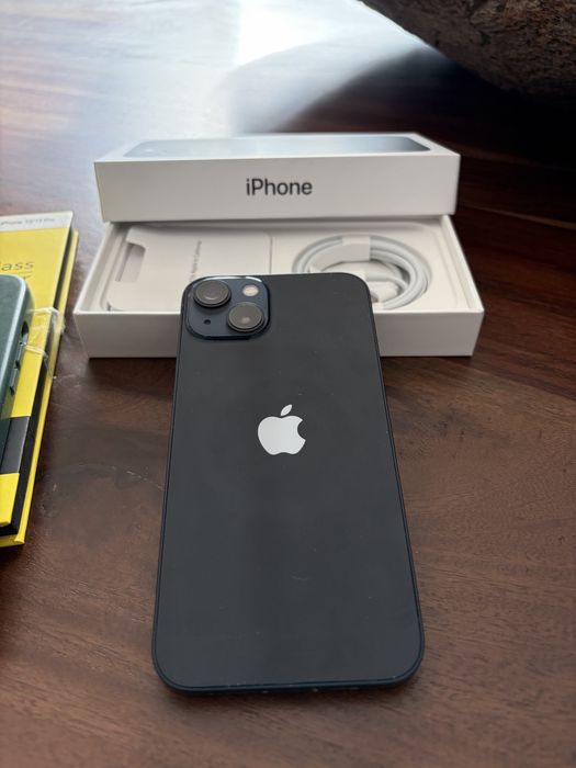 Apple Iphone 13 + Spigen Case + Pelicula de Vidro