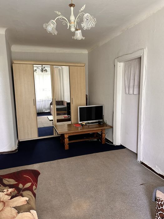 2-кімнатна квартира в центрі, 1-й поверх, Нововолинськ (під бізнес)